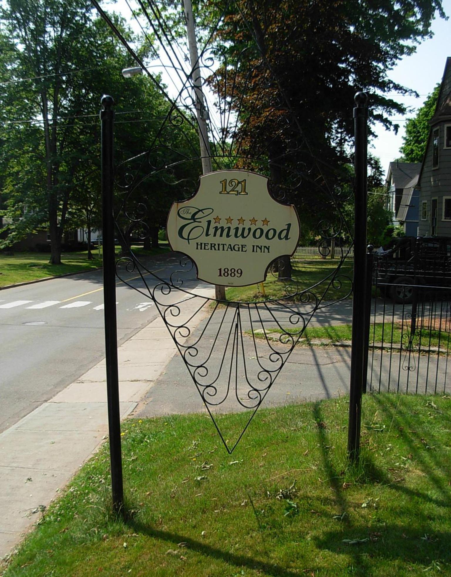 Elmwood Heritage Inn Шарлоттаун Экстерьер фото